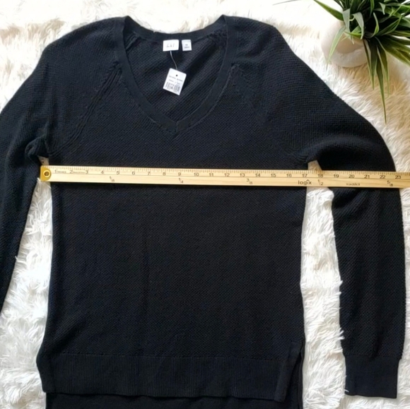 GAP Light Weight V-Neck Split Hem Waffle Knit Black High Low Tunic Sweater sz XS - Picture 5 of 8